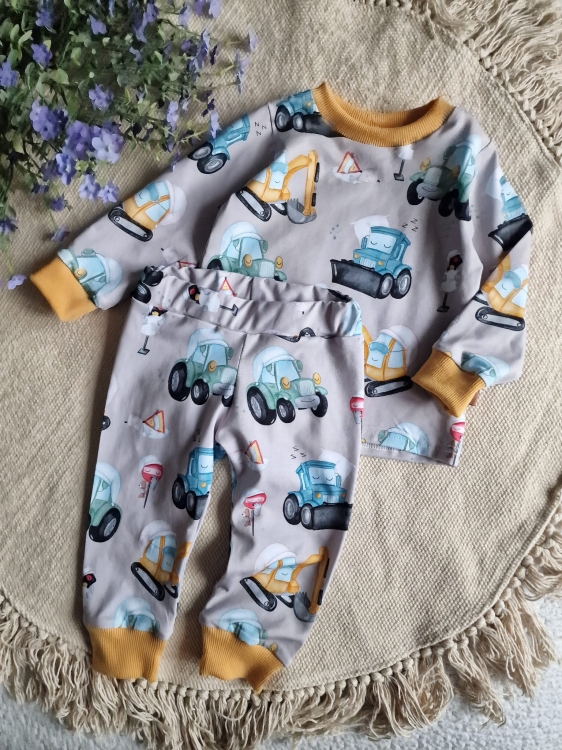 Prezent dla dziecka piżama na baby shower